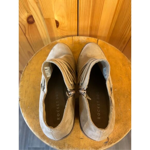 Rocket Dog Camel Color Booties, Size 7 - Picture 5 of 9